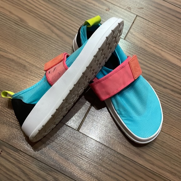 People Mens Swim Sandals/Shoe - Picture 3 of 9